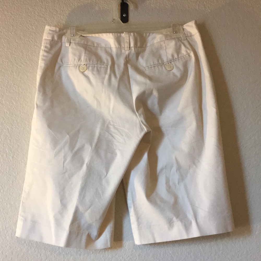 Mossimo Women’s Shorts - Picture 3 of 3